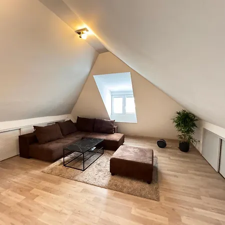 Modern, Spacious With Free Car Parking Split Exterior photo