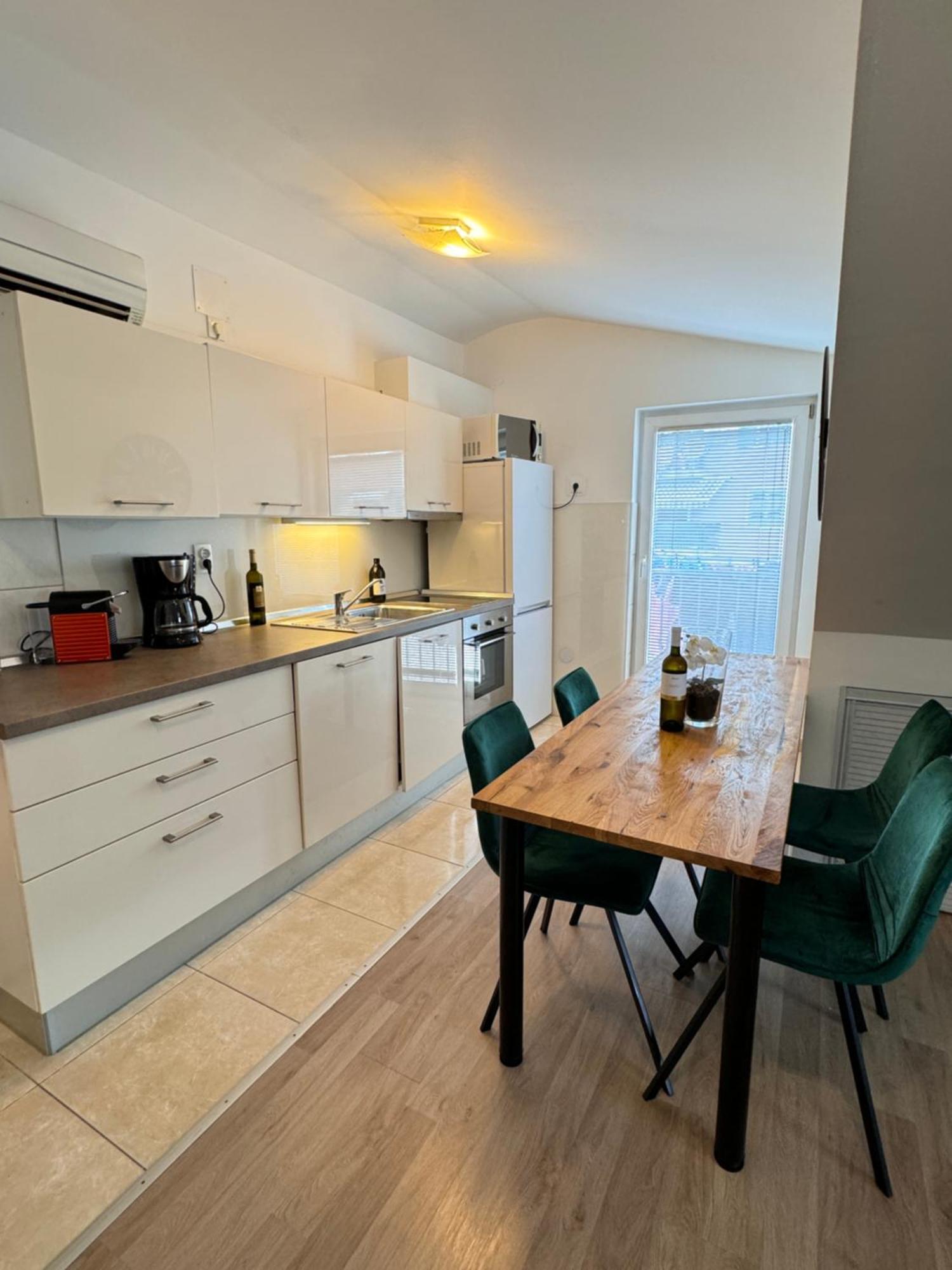Modern, Spacious With Free Car Parking Apartment *