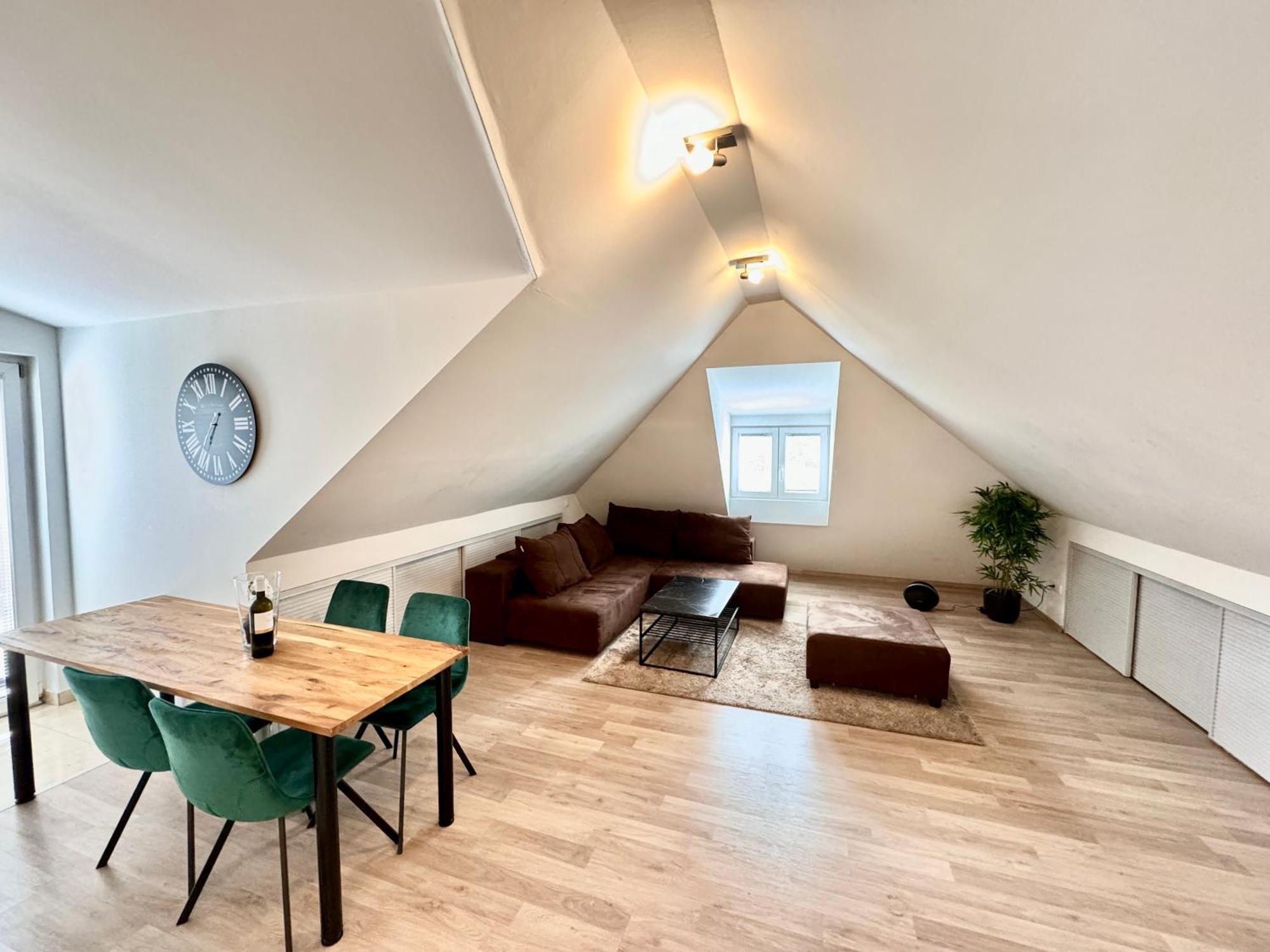 Modern, Spacious With Free Car Parking Apartment Split